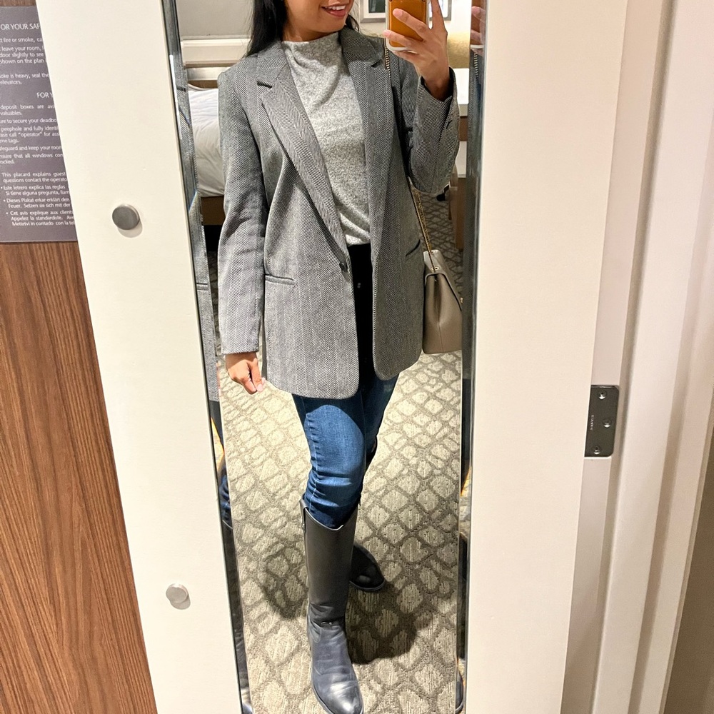 Zara wool blend blazer in grey. Size S.
